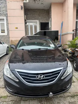 Hyundai Sonata Limited 2.0T Sedan (2.0L 4cyl 6A) 2011 Black