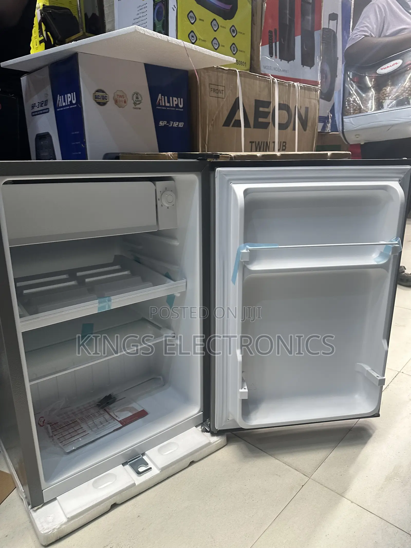 Aeon Refrigerator ARS70G