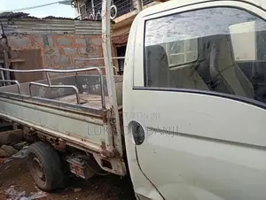 Hyundai H-100 2000 White