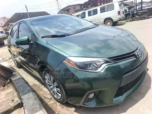 Toyota Corolla 2015 Green