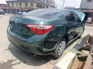 Toyota Corolla 2015 Green