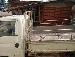 Hyundai H-100 2000 White