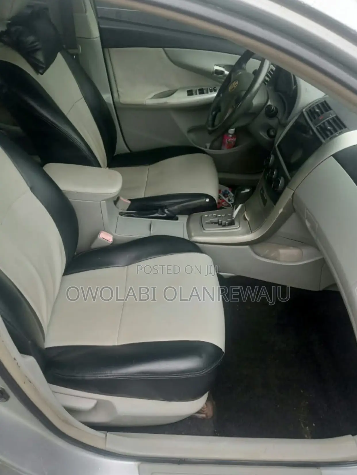 Toyota Corolla 2010 Silver