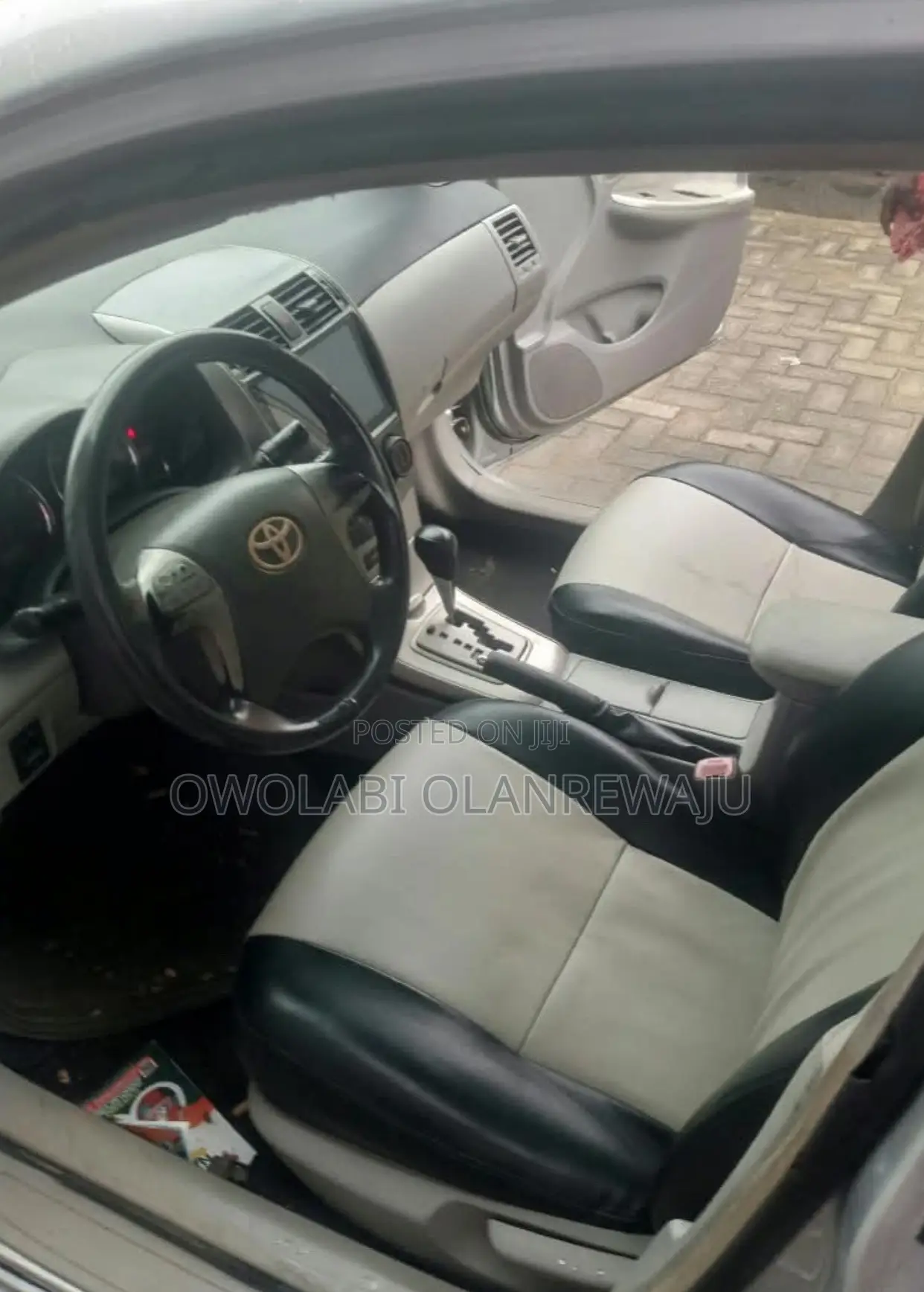 Toyota Corolla 2010 Silver
