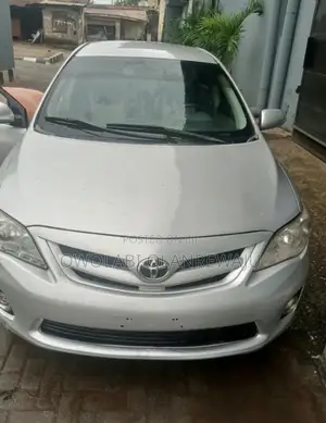 Toyota Corolla 2010 Silver