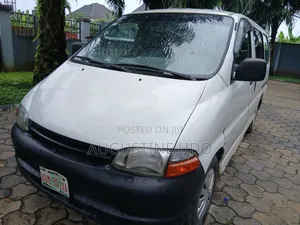 Toyota HiAce 2008 White
