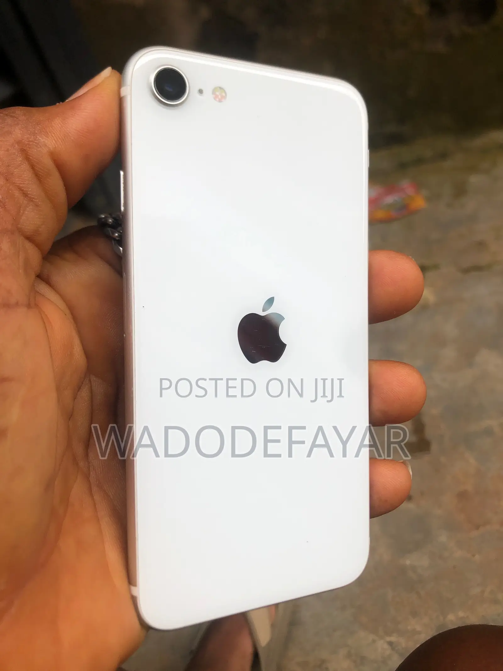Apple iPhone SE (2022) 64 GB White
