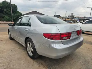Honda Accord 2005 Silver