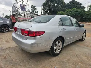 Honda Accord 2005 Silver
