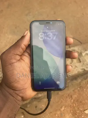 Apple iPhone 11 64 GB Gray