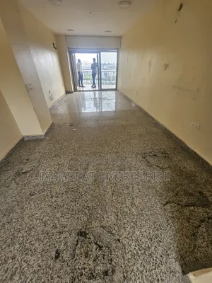 42sqm Office /Shop Space Mabushi