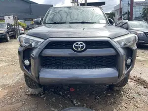 Toyota 4-Runner SR5 4dr 4x4 (4.0L 6cyl 5A) 2017 Gray