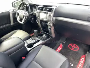 Toyota 4-Runner SR5 4dr 4x4 (4.0L 6cyl 5A) 2017 Gray