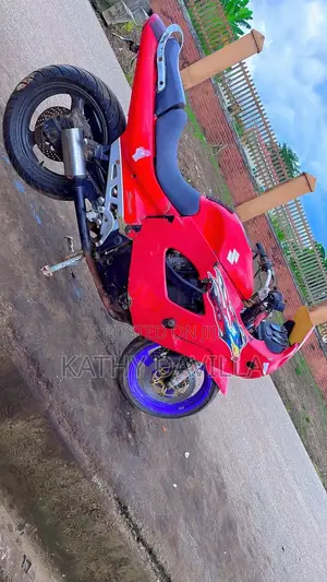 Suzuki GSX-F 2000 Red