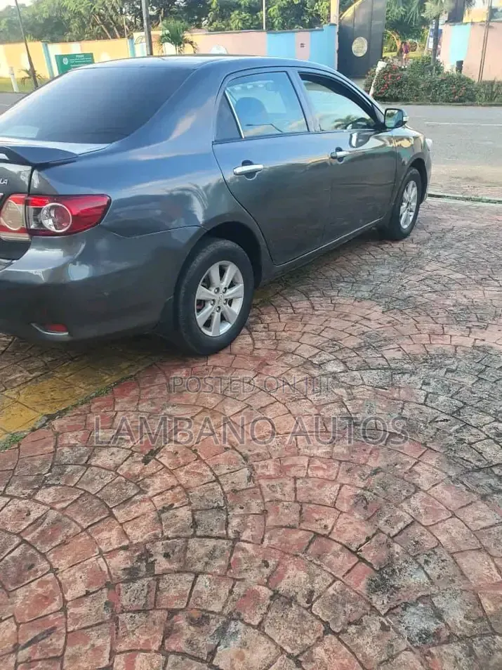 Toyota Corolla 2012 Black