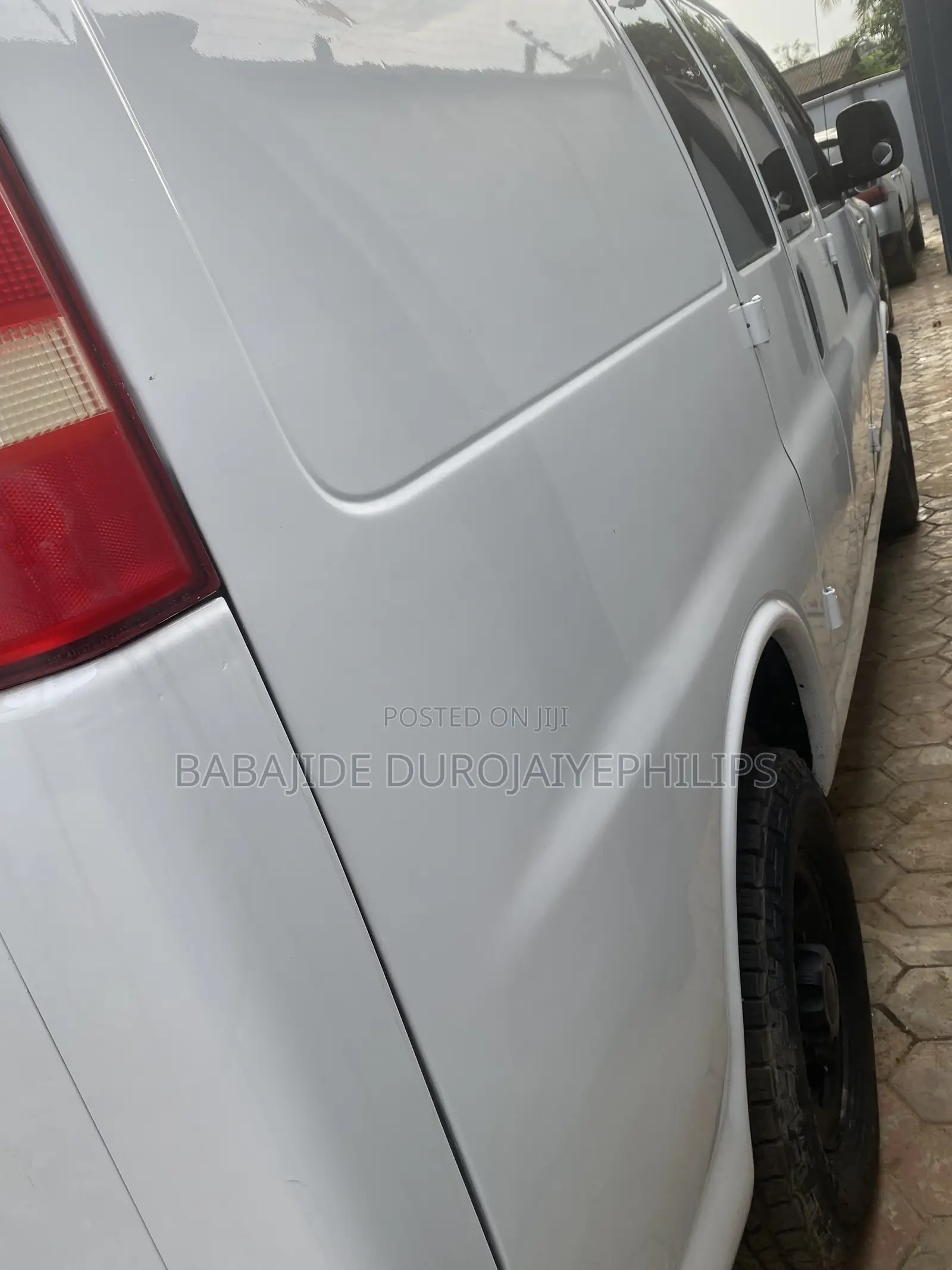 Chevrolet 3500 2007 White