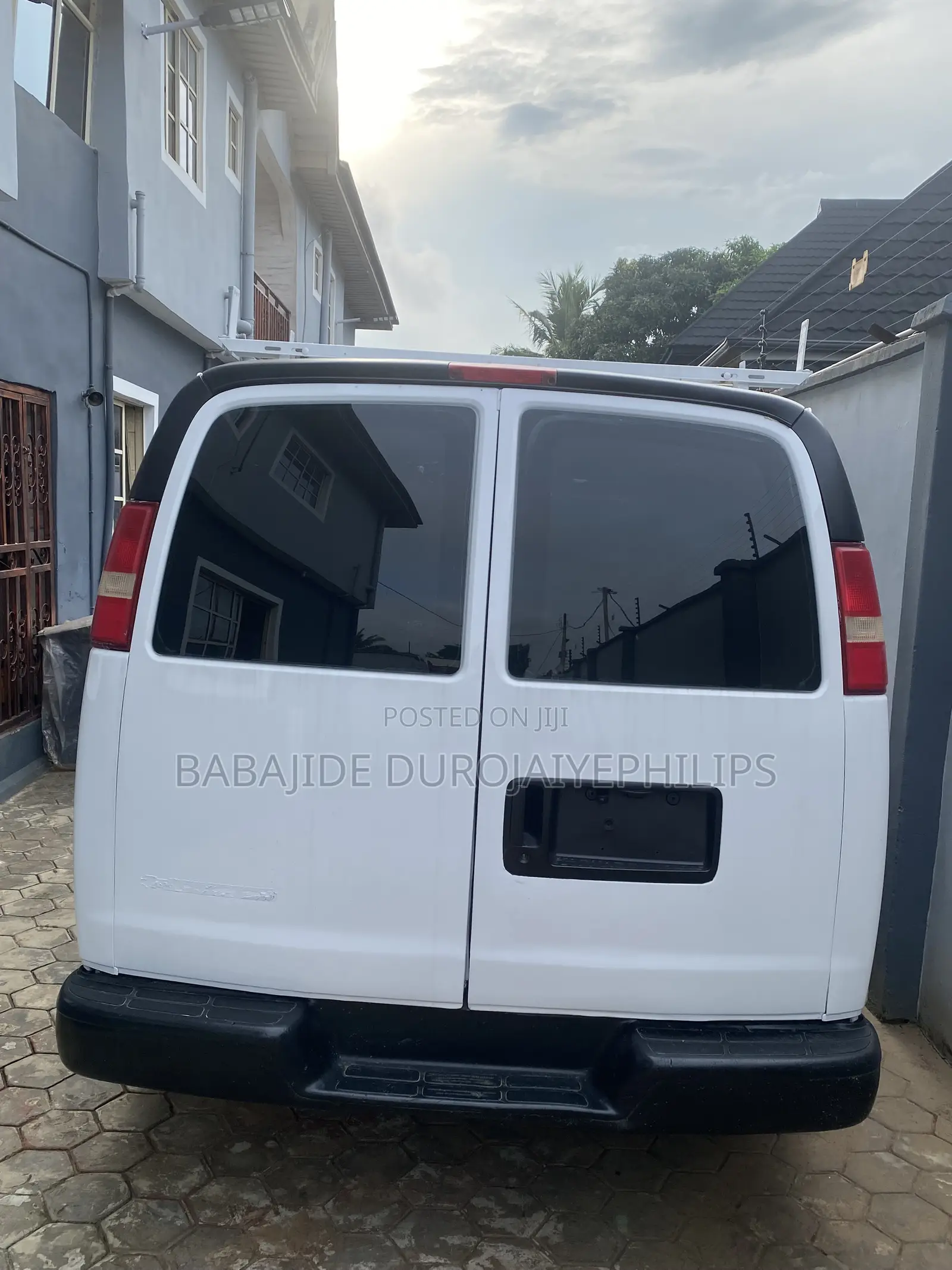 Chevrolet 3500 2007 White