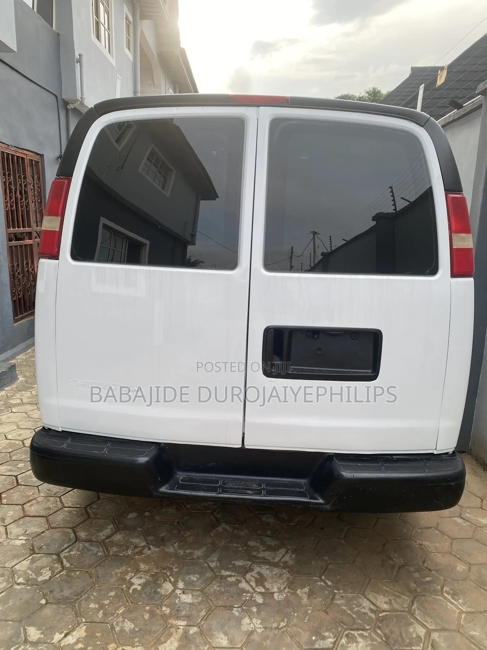 Chevrolet 3500 2007 White