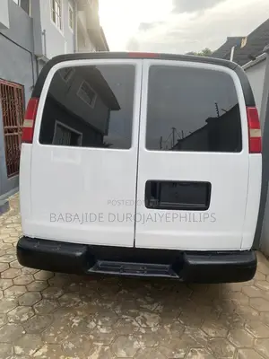 Chevrolet 3500 2007 White
