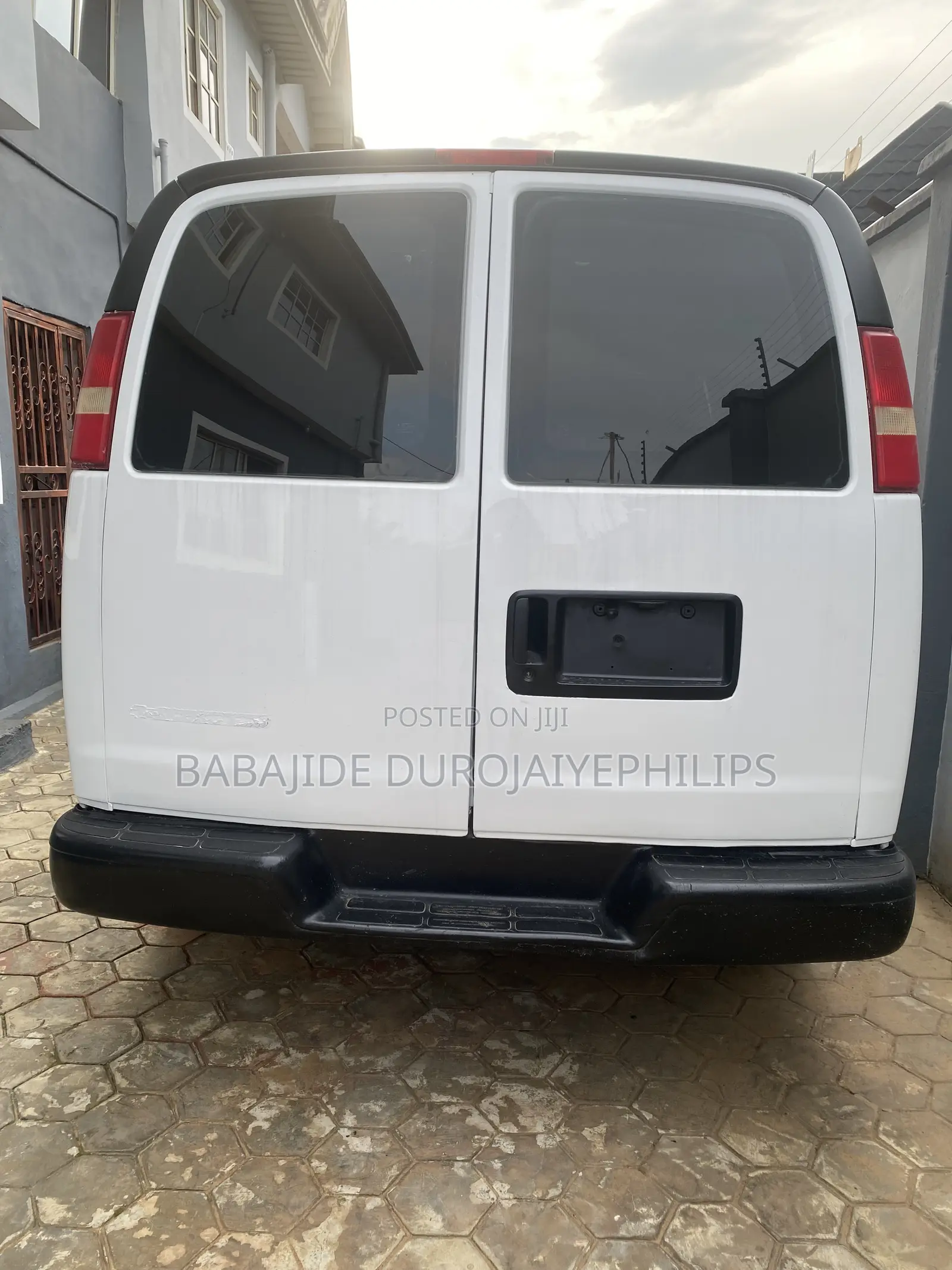 Chevrolet 3500 2007 White