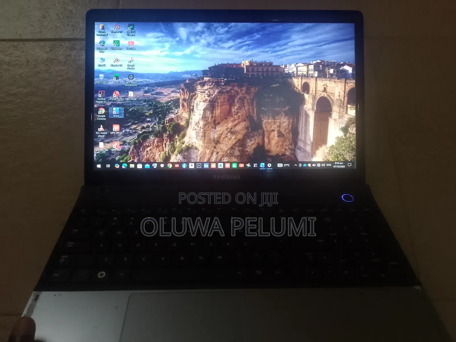 Laptop Samsung NP300E5A 4GB Intel Celeron HDD+SSD 320GB