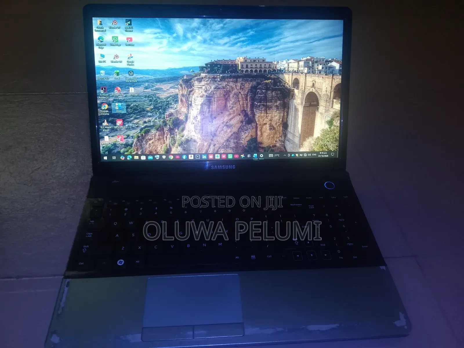 Laptop Samsung NP300E5A 4GB Intel Celeron HDD+SSD 320GB