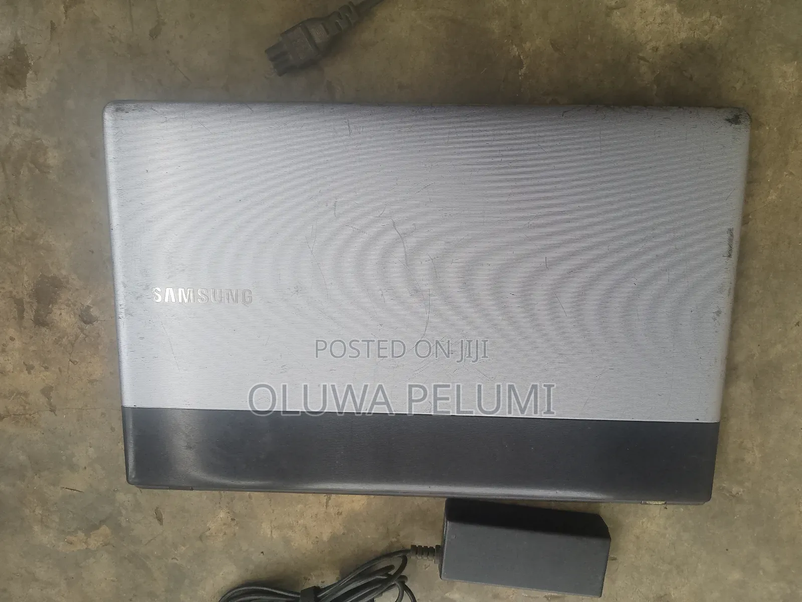 Laptop Samsung NP300E5A 4GB Intel Celeron HDD+SSD 320GB