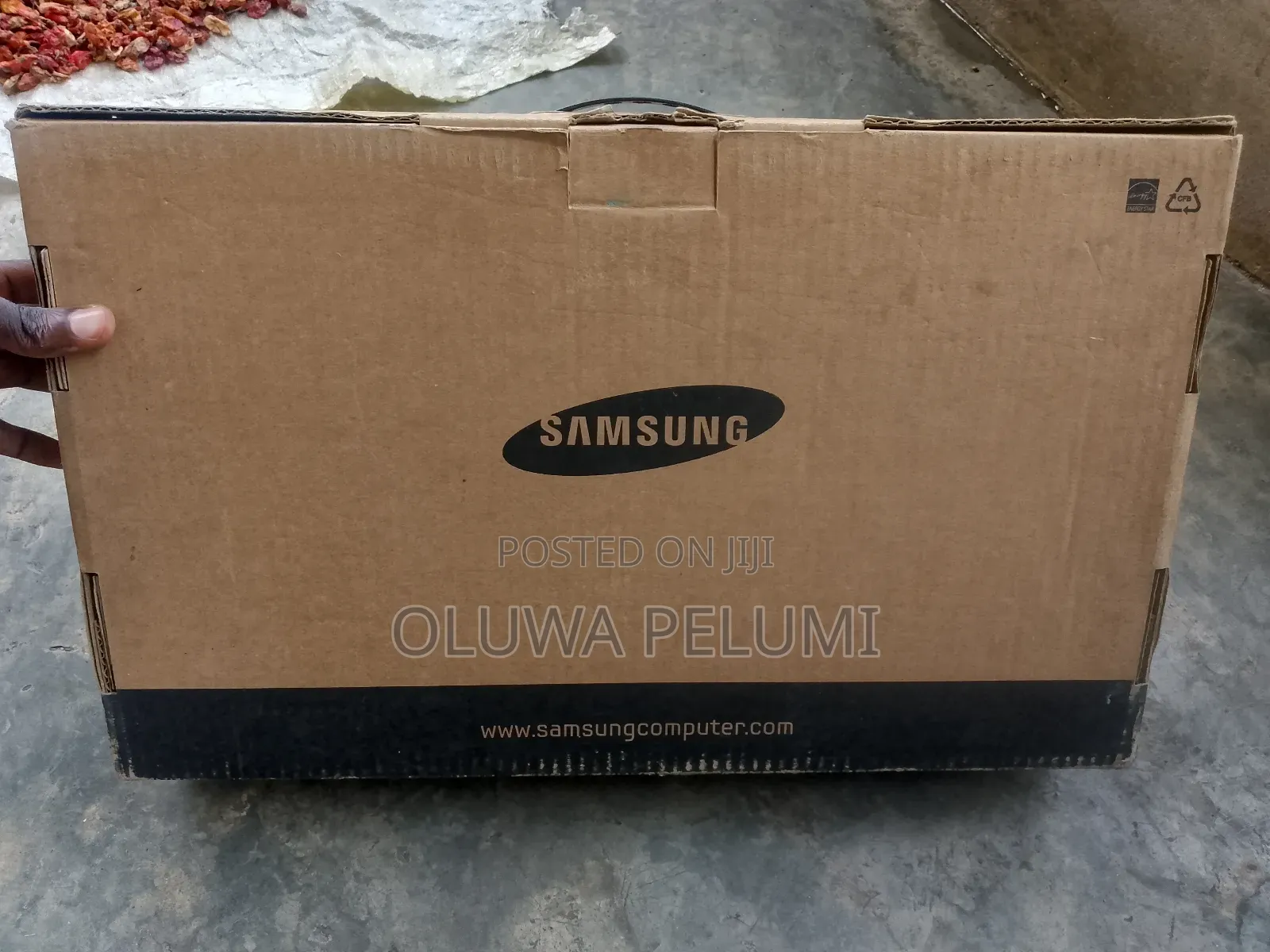 Laptop Samsung NP300E5A 4GB Intel Celeron HDD+SSD 320GB