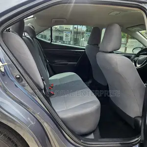 Toyota Corolla LE 4dr Sedan (1.8L 4cyl CVT) 2015 Gray