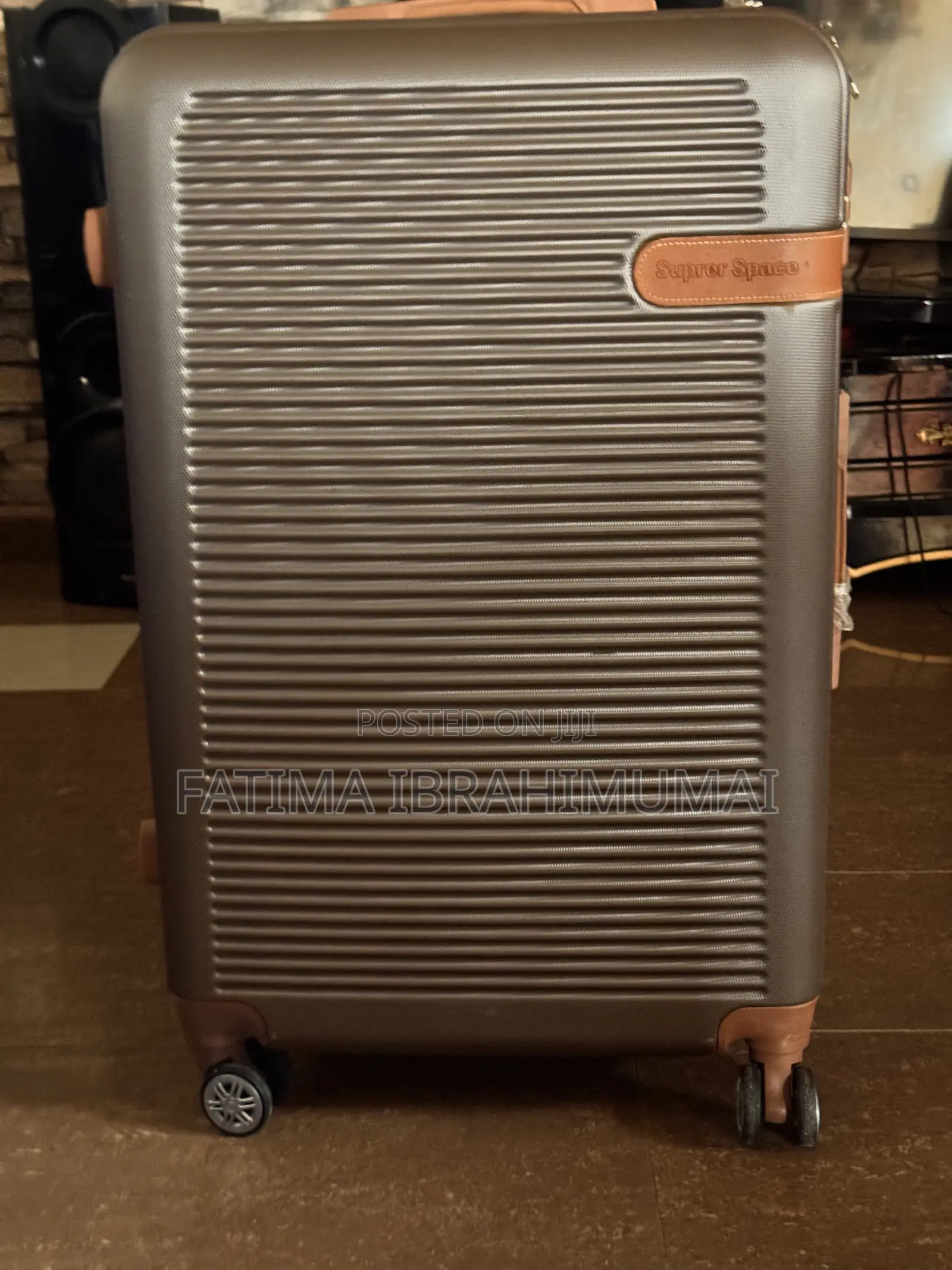 Super Space 28-Inch Large Hardshell Spinner Suitcase