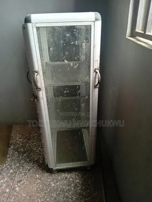 Show Glass