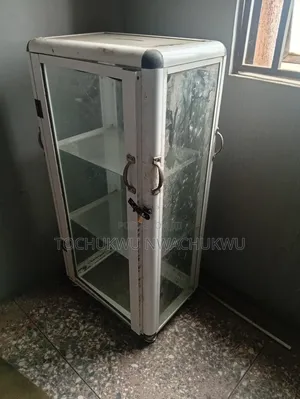 Show Glass