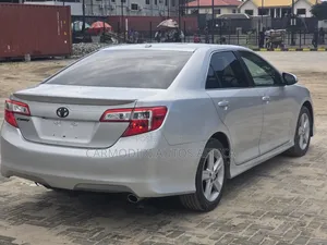 Toyota Camry SE 4dr Sedan (2.5L 4cyl 6A) 2013 Burgundy