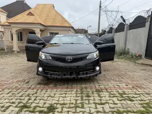 Toyota Camry SE 4dr Sedan (2.5L 4cyl 6A) 2013 Black