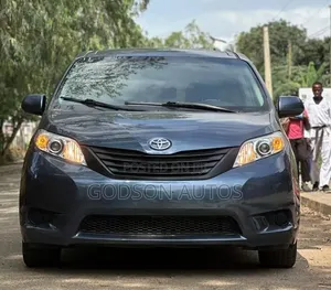 Toyota Sienna 2013 Blue