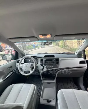 Toyota Sienna 2013 Blue