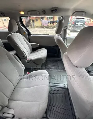 Toyota Sienna 2013 Blue