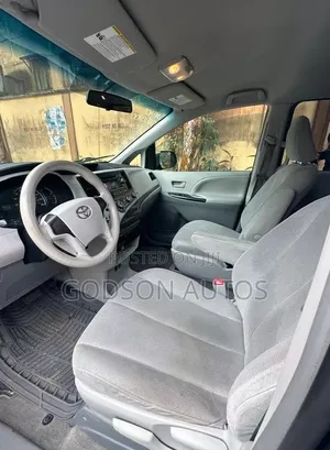Toyota Sienna 2013 Blue