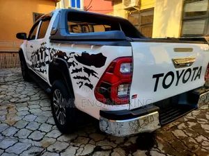Toyota Hilux 2020 White