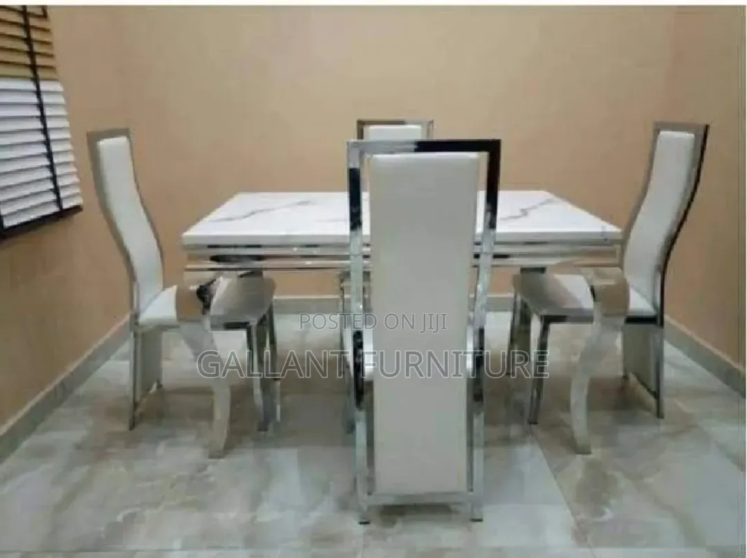 Qaulity Luxury Marble Dining Table by 4 Seaters