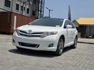 Toyota Venza V6 AWD 2010 White