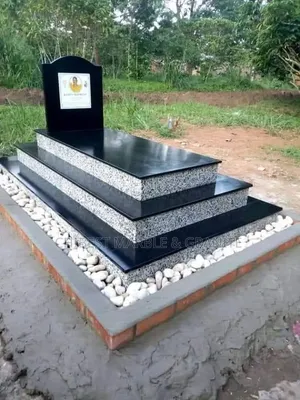 Grave With Marble Engraved Best Quality