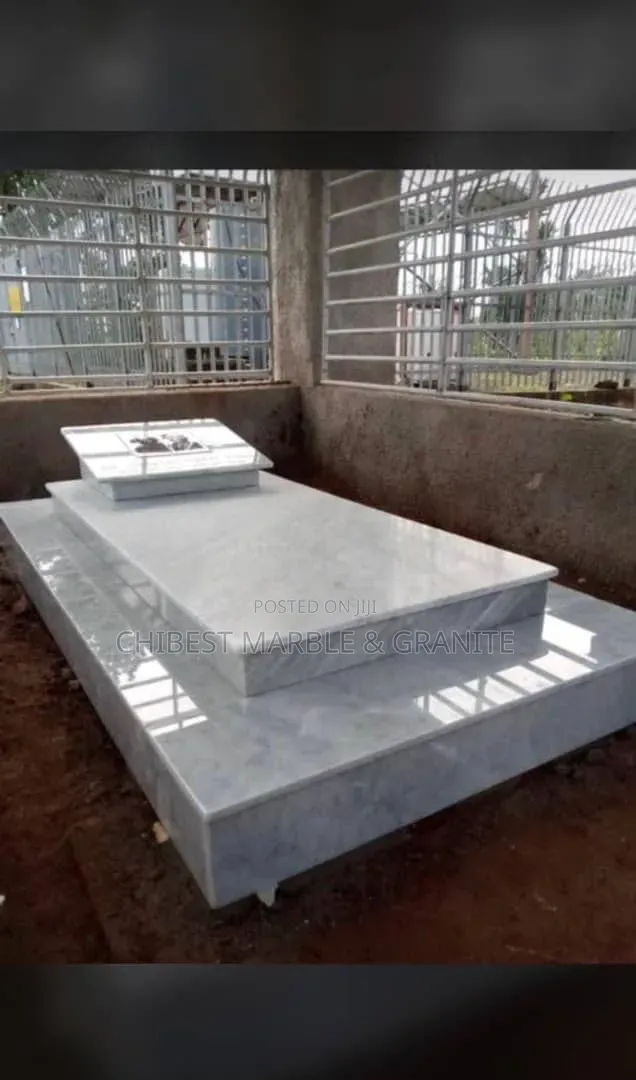 Grave With Marble Engraved Best Quality