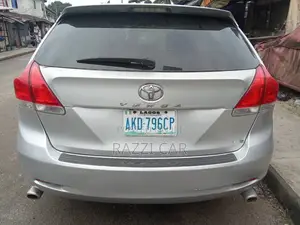 Toyota Venza 2010 Silver