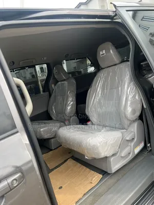 Toyota Sienna LE 8 Passenger (3.5L 6cyl 8A) 2017 Silver