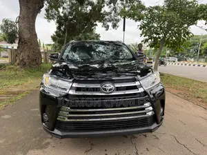 Toyota Highlander XLE 4x2 V6 (3.5L 6cyl 8A) 2018 Black