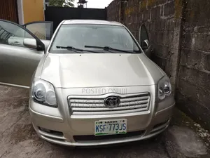 Toyota Avensis 2008 Gold
