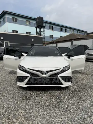 Toyota Camry 2022 White