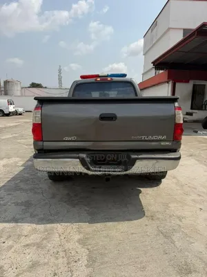 Toyota Tundra Double Cab 4x4 SR5 5.7L Long Bed 2008 Gray