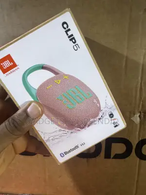 JBL Clip 5